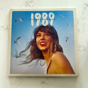 Taylor Swift 1989 (Taylor’s Version) Vinyl -Tangerine Edition